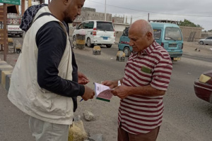 مدير هيئة النقل البري فرع عدن يزور نقطتي الرباط والعلم  