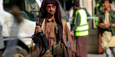 قيادي حوثي يصفي نساء أسرته مع زوجته اثناء تقديمهن الغداء له.. إسمه وتفاصيل المجزرة 