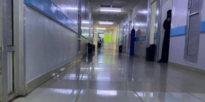 إدارة مستشفى الصداقة تنفذ حملة نظافة لعدد من الأقسام وساحة المستشفى 