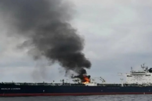بريطانيا: الهجوم الحوثي المتهور على السفينة “روبيمار” يهدد بكارثة في البحر الأحمر