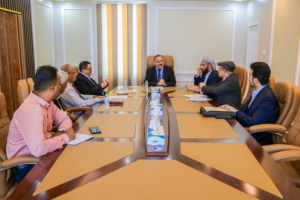 وزيرا النقل والأوقاف والإرشاد يناقشان جملة من المواضيع المتعلقة بموسم الحج