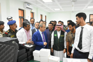 افتتاح مشروع مختبرات الصيدلة والحقوق بالعاصمة عدن