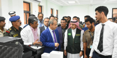 افتتاح مشروع مختبرات الصيدلة والحقوق بالعاصمة عدن