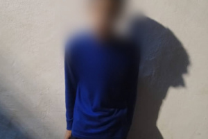 شرطة كريتر تلقي القبض على المتهم بقتل الطفلة شمس خالد
