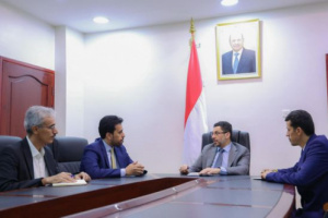 الغيثي: ندعم جهود رئيس الوزراء لتوفير الخدمات والمرتبات 