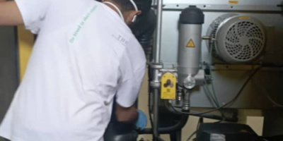 بدأ أعمال الصيانة الدورية لمحطة مصنع الأوكسجين في مستشفى الصداقة بعدن