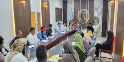 السقاف يترأس اجتماعا لمديري الإدارات بتنفيذية انتقالي العاصمة عدن
