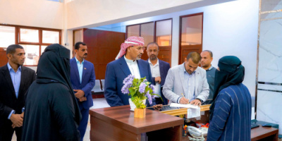 الرئيس الزُبيدي يتفقد مستوى الانضباط الوظيفي والالتزام بالدوام الرسمي في هيئات المجلس 