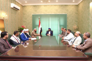 المحرّمي يعقد اجتماعاً موسعاً بوزير ووكلاء وزارة الأوقاف والإرشاد الديني