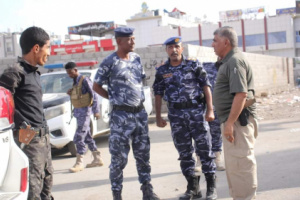 العميد المنهالي يتفقّد الدوريات المنتشرة في المكلا ويقود حملة أمنية ضد المشوّهين لمظهر المدينة