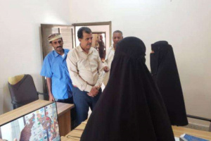 نائب رئيس انتقالي أبين يتفقد مستوى الانضباط الوظيفي في إدارات المجلس بالمحافظة 