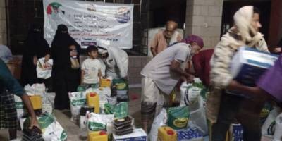 انتقالي الحوطة يدشن توزيع السلل الغذائية لأسر الشهداء بالمديرية