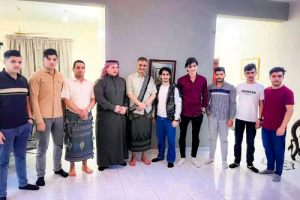 في وجبة إفطار رمضانية .. طلاب أردنييون في ضيافة محافظ العاصمة عدن 