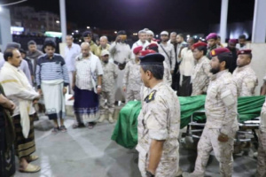 محافظ حضرموت يستقبل جثمان الصيّاد “العمودي” الذي قتل في الصومال 