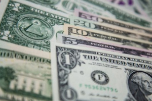 سعر الدولار في عدن وحضرموت اليوم الاثنين 8 - 4 - 2024