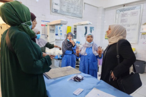 مدير عام مستشفى الصداقة تواصل زيارتها العيدية لأقسام المستشفى 