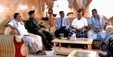 الأمين العام يطمئن على صحة مدير إدارة شؤون الموظفين بمكتب وزارة الإدارة المحلية بالمحافظة