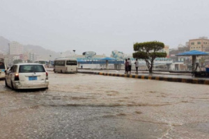 استمرار هطول الأمطار الرعدية على مدن وادي حضرموت