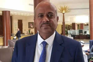 الكثيري يُبارك للخليفي الفوز وانتخابه رئيساً للإتحاد العربي للسباحة والألعاب المائية