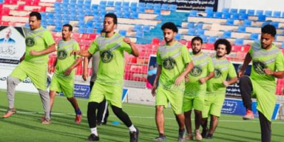 انتقالي العاصمة عدن يجري تطبيقاً عملياً لدورة مدربي الفئات العمرية لكرة القدم