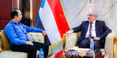 الكثيري يبحث سبل استئناف تشغيل مصنع الأكسجين في العاصمة عدن