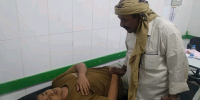رئيس انتقالي شبوة يتفقد جرحى قوات العمالقة والدفاع جراء تعرضهم لحادث في عتق