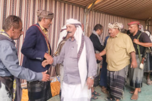 رئيس انتقالي شبوة يشارك في عقد صلح قبلي بين آل فريد بمديرية الصعيد
