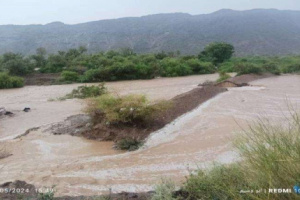 سيول جارفة بمضاربة لحج وعتب شديد من الأهالي للجهات الحكومية والمنظمات