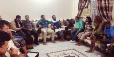 انتقالي أبين يؤدي واجب العزاء لأسر الغريقين وأسرة ماطر في زنجبار