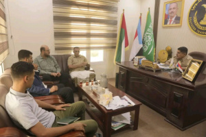 رئيس انتقالي حضرموت يناقش مع مدير عام مديرية أرياف المكلا سبل تطوير وتحسين الخدمات