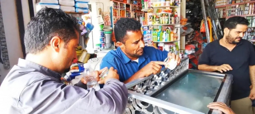 مكتب التجارة بالحصين يواصل نزولاته للمحلات التجارية