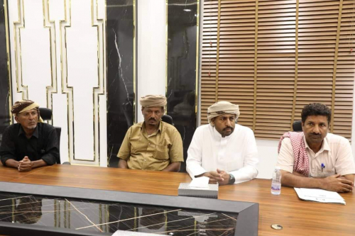 محافظ حضرموت يبحث احتياجات مديرية “غيل بن يمين”