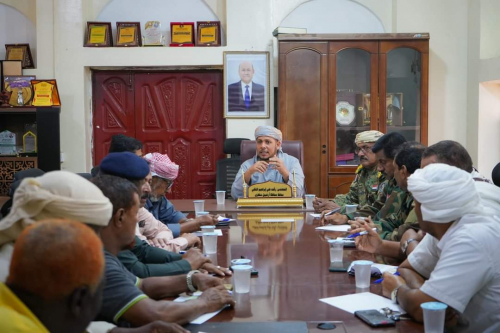 برئاسة المحافظ الثقلي اللجنة الأمنية تتخذ عدداً من الإجراءات لتعزيز الأمن والأستقرار في الأرخبيل