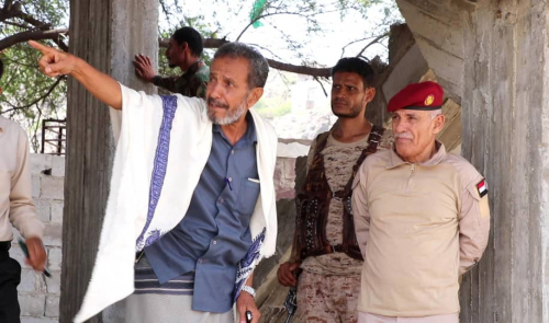 العميد مهدي يزور نادي الصمود الرياضي ويطالب بسرعة إستكمال مشروع تعشيب الملعب