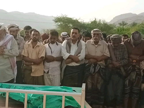 نائب رئيس انتقالي شبوة يشارك في تشييع جثمان الفقيد الشيخ ناصر القميشي