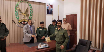 السلطة المحلية وادارة الأمن بشبوة تُكرّم فريق البحث الجنائي بالمحافظة