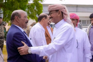 رئيس انتقالي شبوة يستقبل المحافظ عوض بن الوزير بعد عودته من دولة الإمارات 