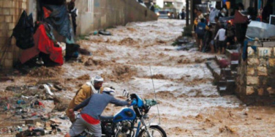 فيضانات غير مسبوقة تضرب الحديدة وتخلف ضحايا وخسائر مادية كبيرة