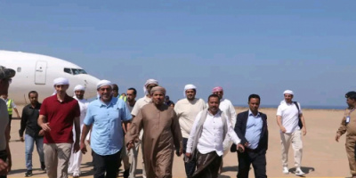 محافظ سقطرى يستقبل مندوب مؤسسة خليفة سعادة خلفان المزروعي  