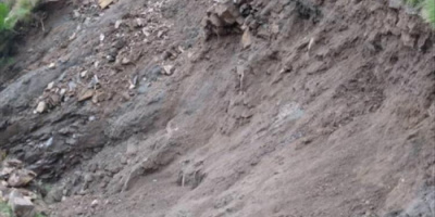 الأمطار الغزيرة تحاصر خمس عُزل في لحج