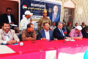 فريق التواصل يعقد لقاءً موسعًا بقيادات المجلس والسلطة المحلية والشخصيات الاجتماعية والقبلية في لودر ومكيراس