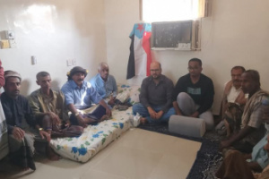 نائب رئيس تنفيذية انتقالي حضرموت يطمئن على صحة المناضل عبدالواحد باديان بالمكلا