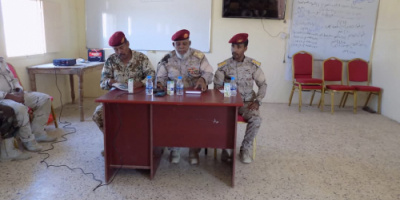 رئيس شعبة التوجيه المعنوي بالمنطقة العسكرية الثانية يلقي محاضرة في لمنتسبي لواء الريان