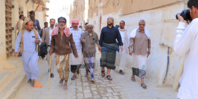 فريق التواصل وتعزيز الوعي السياسي يزور مدينة شبام التاريخية