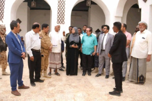فريق التواصل يزور مركز الفقيد محمد المديحج ”المدرسة الوسطى“ بغيل باوزير