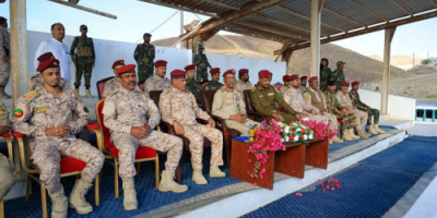 قائد المنطقة العسكرية الثانية يدشن المرحلة الأولى من العام التدريبي الجديد ٢٠٢٥م بمعسكر الكتيبة الخاصة في المكلا