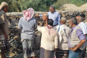 وكيل وزارة الزراعة يستلم مشروع حماية الأراضي الزراعية في طور الباحة بـ لحج