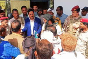 الشقي يناقش تداعيات مقتل المزارع المقبولي مع شخصيات اجتماعية وزراعية في أبين
