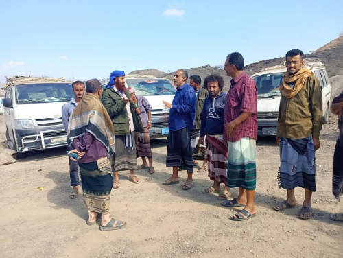 قيادة انتقالي ردفان تلتقي بنقابة وسائقي باصات الأجرة خط ردفان عدن المضربين عن العمل منذ اسبوع