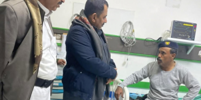 مدير عام شرطة شبوة يطمئن على صحة مدير أمن الطلح ويعزي في استشهاد اثنين من مرافقية